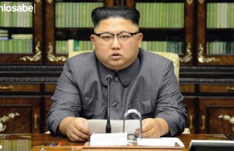 Kim Jong Un hace revisar la caligrafía de un barrio entero. Kim Jong Un