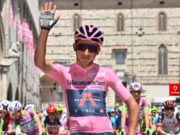 Egan Bernal siempre mas “Maglia Rosa” Giro de Italia. Egan Bernal maglia rosa