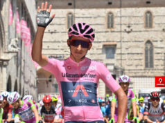 Egan Bernal maglia rosa