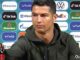 Cristiano Ronaldo rechaza la Coca Cola y recomienda tomar agua. Cristiano Ronaldo Coca Cola