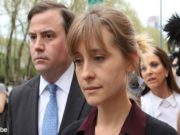 Allison Mack, actriz de Smallville, condenada a 3 años de prisión. Allison Mack