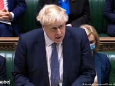 Boris Johnson debería renunciar