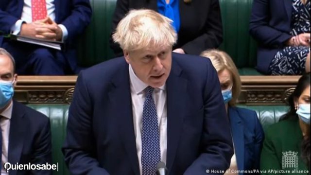 Boris Johnson debería renunciar