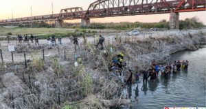 Nicolás Maduro celebra ley de migración directa a conciudadanos.