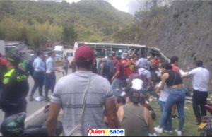 accidente que quedó registrado en el video de un motociclista que transitaba por la vía Bogotá-La Vega, en la ruta a Villeta.