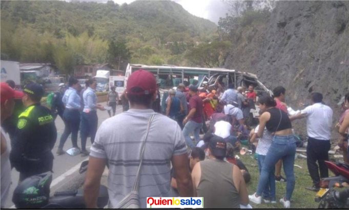accidente que quedó registrado en el video de un motociclista que transitaba por la vía Bogotá-La Vega, en la ruta a Villeta.