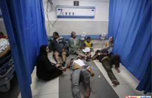 Funcionarios de Hamás dicen que 13 personas murieron en una explosión afuera del hospital Al-Shifa de la Ciudad de Gaza. Ambulancia destruida.