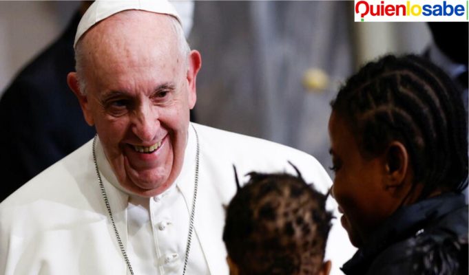 El papa Francisco pide el derecho a no Emigrar. El papa enfatizo que migrar debería ser una elección libre y no ser la única posible u obligatoria