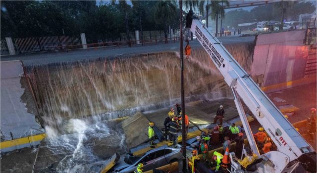 Inundaciones, Muertos y Destrucción en Republica Dominicana. 8000 personas y por lo menos 21 personas que perdieron la vida por lluvias en Republica Dominicana.