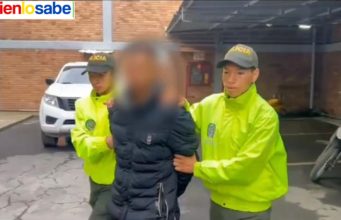 En un hecho que generó indignación en Colombia, en la noche del 31 de octubre de 2023, un hombre fue asesinado frente a su hija en el