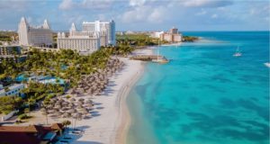 Aruba forma parte de un conjunto de islas vecinas como Curazao y Sint Maarten.