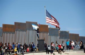 Crisis migratoria entre Estados Unidos y México va en aumento.
