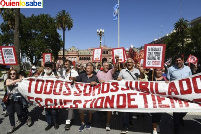 Protestas en Argentina por la Reforma económica del presidente Javier Milei.
