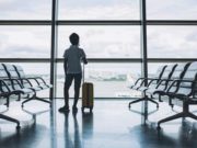 Aerolínea entrega a menor de edad en aeropuerto equivocado. Momentos de incertidumbre paso la abuela del menor al ver que su maleta llego por el menor no.