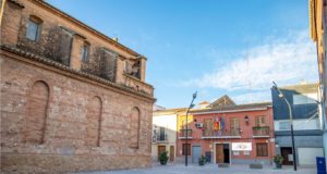 Lugar nuevo de la Corona y popularmente conocido como Pueblo nuevo de la Corona uno de los mas pequeños de España.