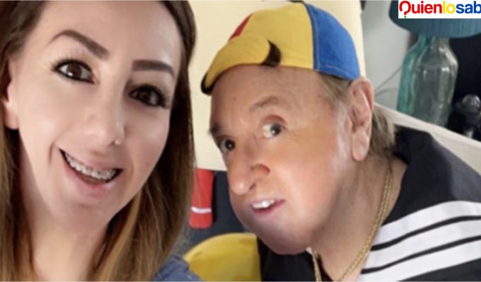 Carlos Villagrán con su hija Vanesa quien lo defiende de las criticas recibidas los últimos días.