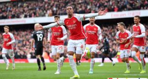 Victoria del Arsenal al Crystal Palace por 5 a 0.