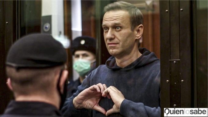 El mayor opositor de Vladimir Putin, Alekséi Navalni murió en una cárcel esperando ser canjeado.