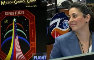 Diana Trujillo la ingeniera Aeroespacial Colombiana en la NASA y su insignia.