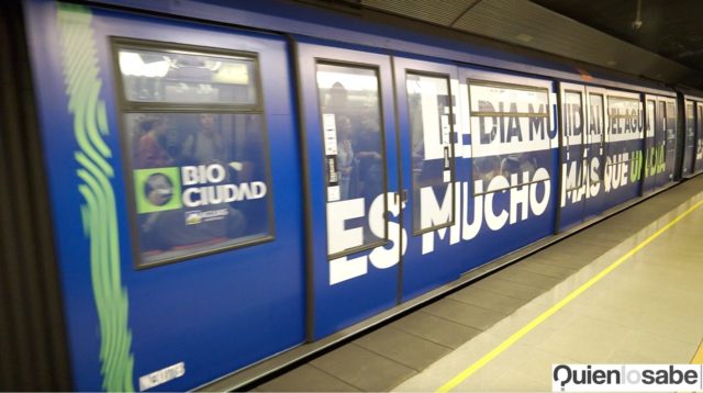 Metros de Santiago crean conciencia sobre el cuidado del agua.
