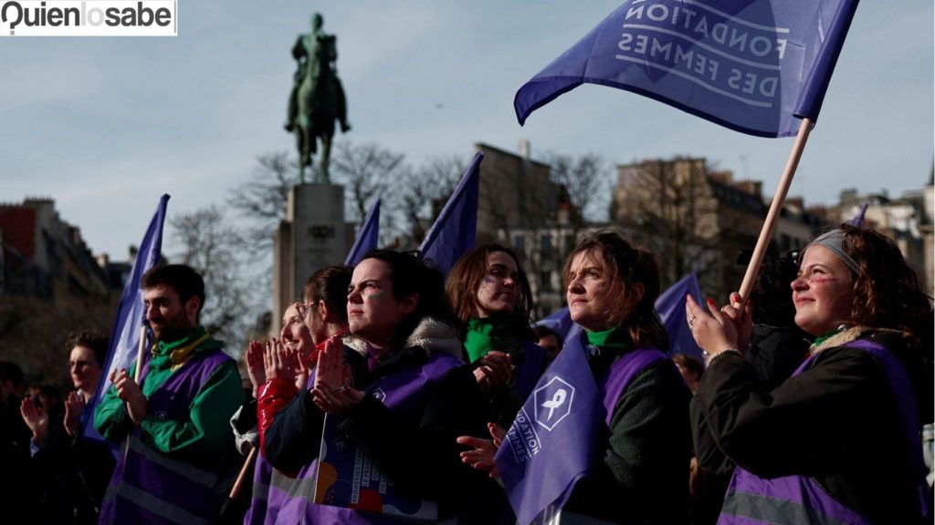 Francia lindo el aborto por el derecho de la mujer. Llego a la Constitución.