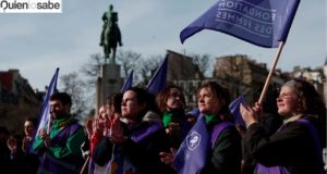 Francia lindo el aborto por el derecho de la mujer. Llego a la Constitución.