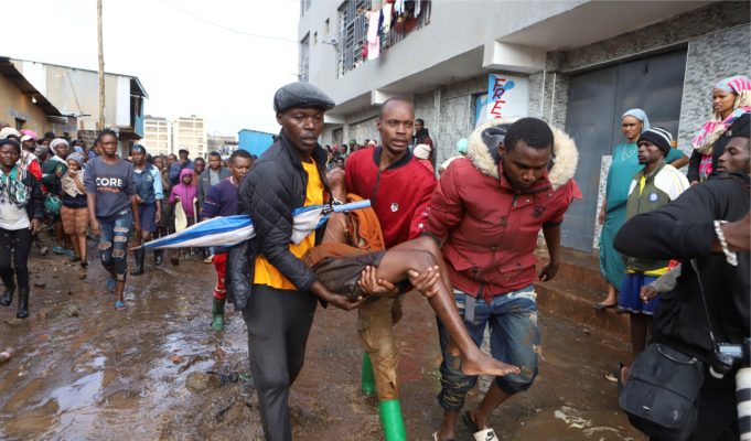 Nairobi registra fuertes inundaciones por las fuertes lluvias de los últimos días.