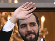 Nayib Bukele ofrece 5.000 pasaportes para profesionales calificados para residir en el Salvador. Nayib Bukele ofreció 5.000 pasaportes a Profesionales para estar en el Salvador.