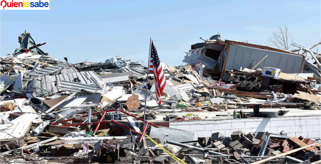 Fuetes tornados y tormentas eléctricas causan destrucción en Oklahoma.