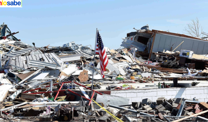 Fuetes tornados y tormentas eléctricas causan destrucción en Oklahoma.