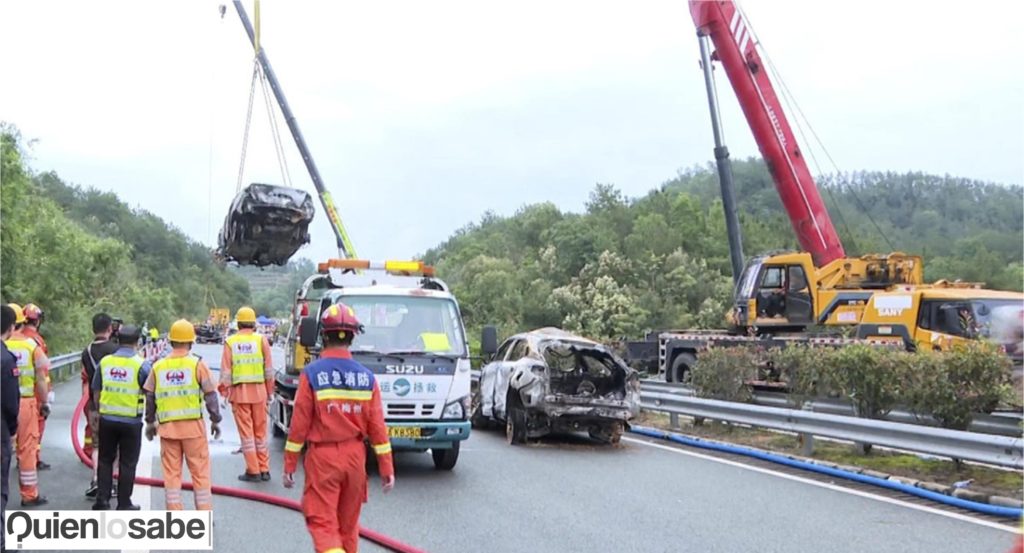 A 48 muertos haciende el numero de victimas por el derrumbe en autopista de China.